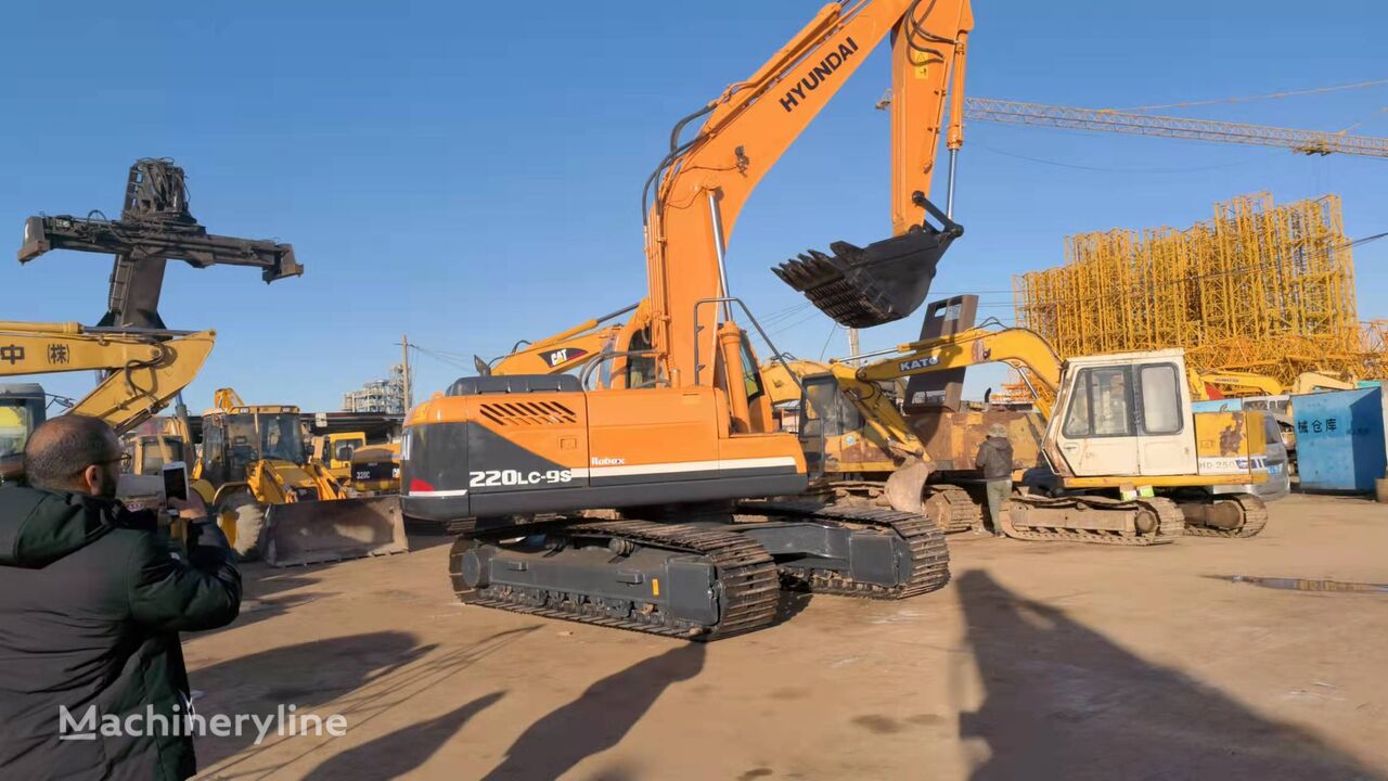 Hyundai R220LC-9S excavadora de cadenas