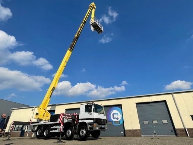 Mercedes-Benz Actros 3240 8x4 Emelőkosaras 50m plataforma sobre camión