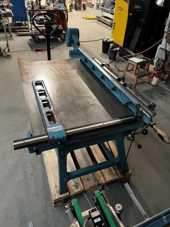 VEB Polygraph Pappschere D 120 Es máquina cortadora de papel
